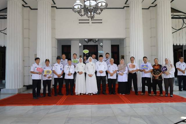 KECAMATAN SUKOHARJO MENGIKUTI KEGIATAN APEL PAGI DAN HALAL BIHALAL IDUL FITRI 1446 H DI PENDOPO BUPATI
